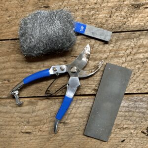 Garden tool maintenance