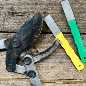 How to Sharpen Garden Shears