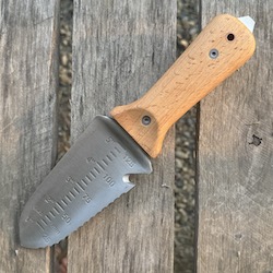 What is a tanto hori hori?
